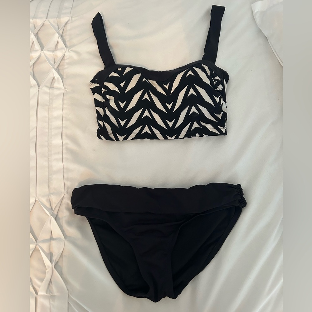 Black and white Bikini Set